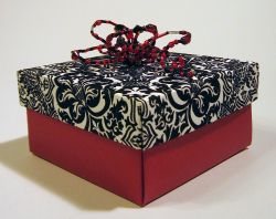 origami-box-beaded-blkred.jpg